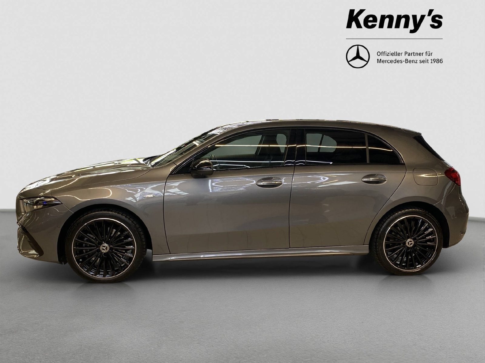 MERCEDES-BENZ A 250 e EQ Star AMG Line, Plug-in-Hybrid Petrol/Electric, Second hand / Used, Automatic - 3