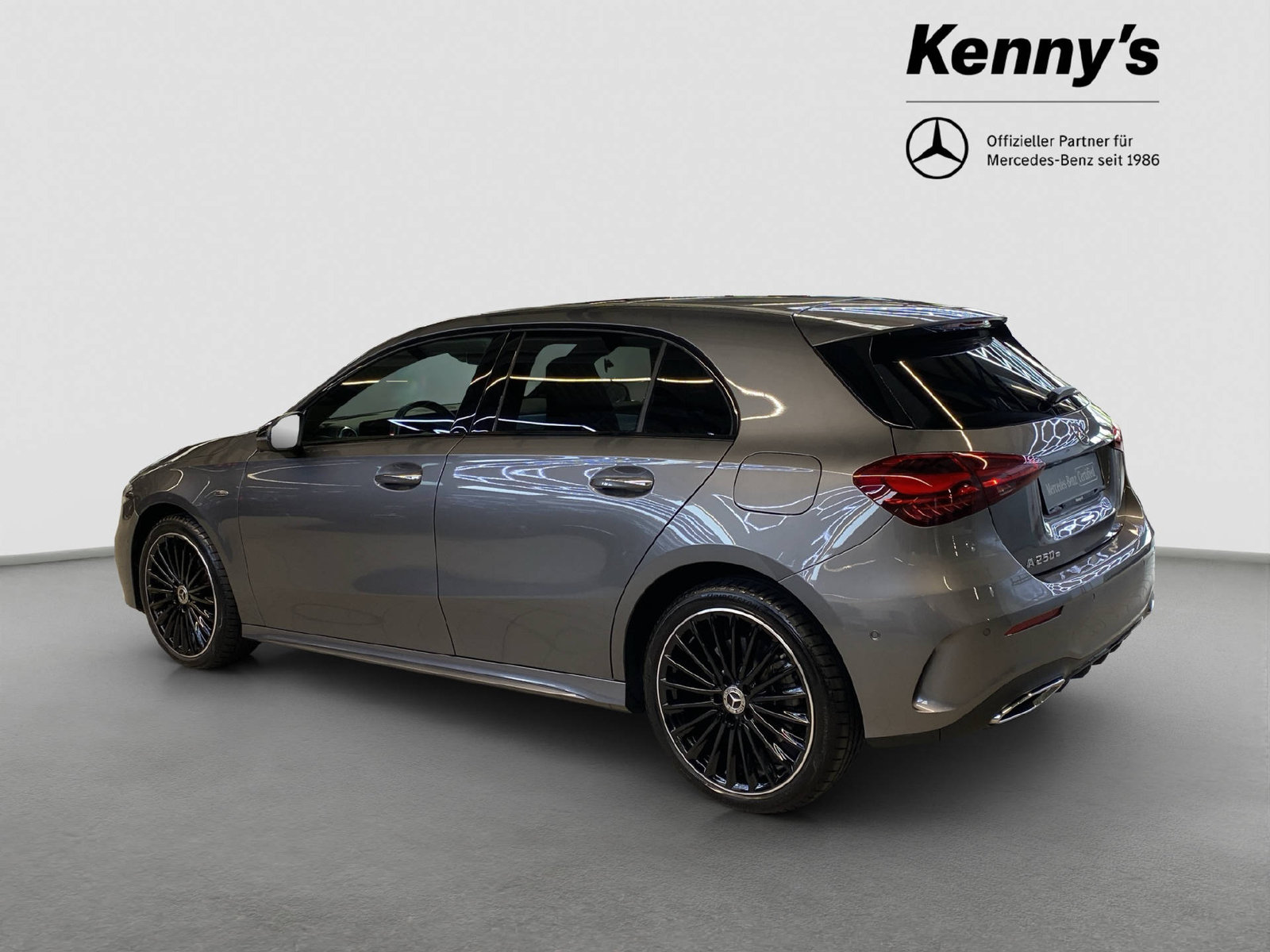 MERCEDES-BENZ A 250 e EQ Star AMG Line, Plug-in-Hybrid Petrol/Electric, Second hand / Used, Automatic - 4