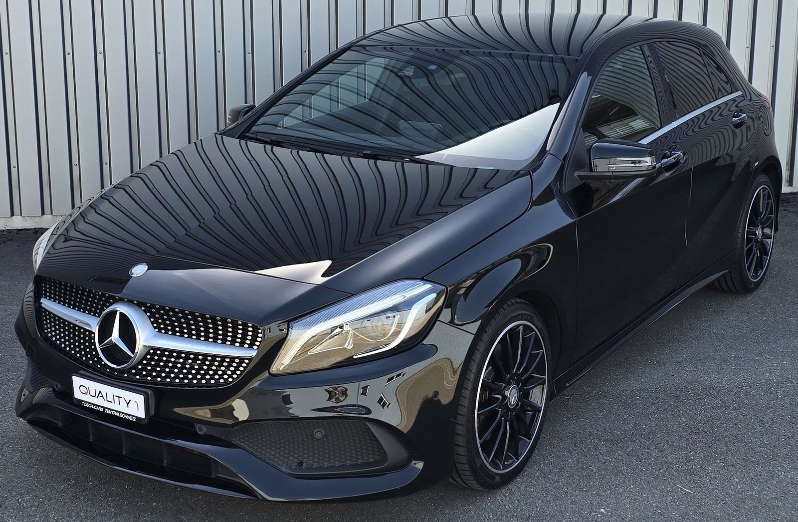 MERCEDES-BENZ A 250 AMG Line 7G-DCT, Petrol, Second hand / Used, Automatic - 3