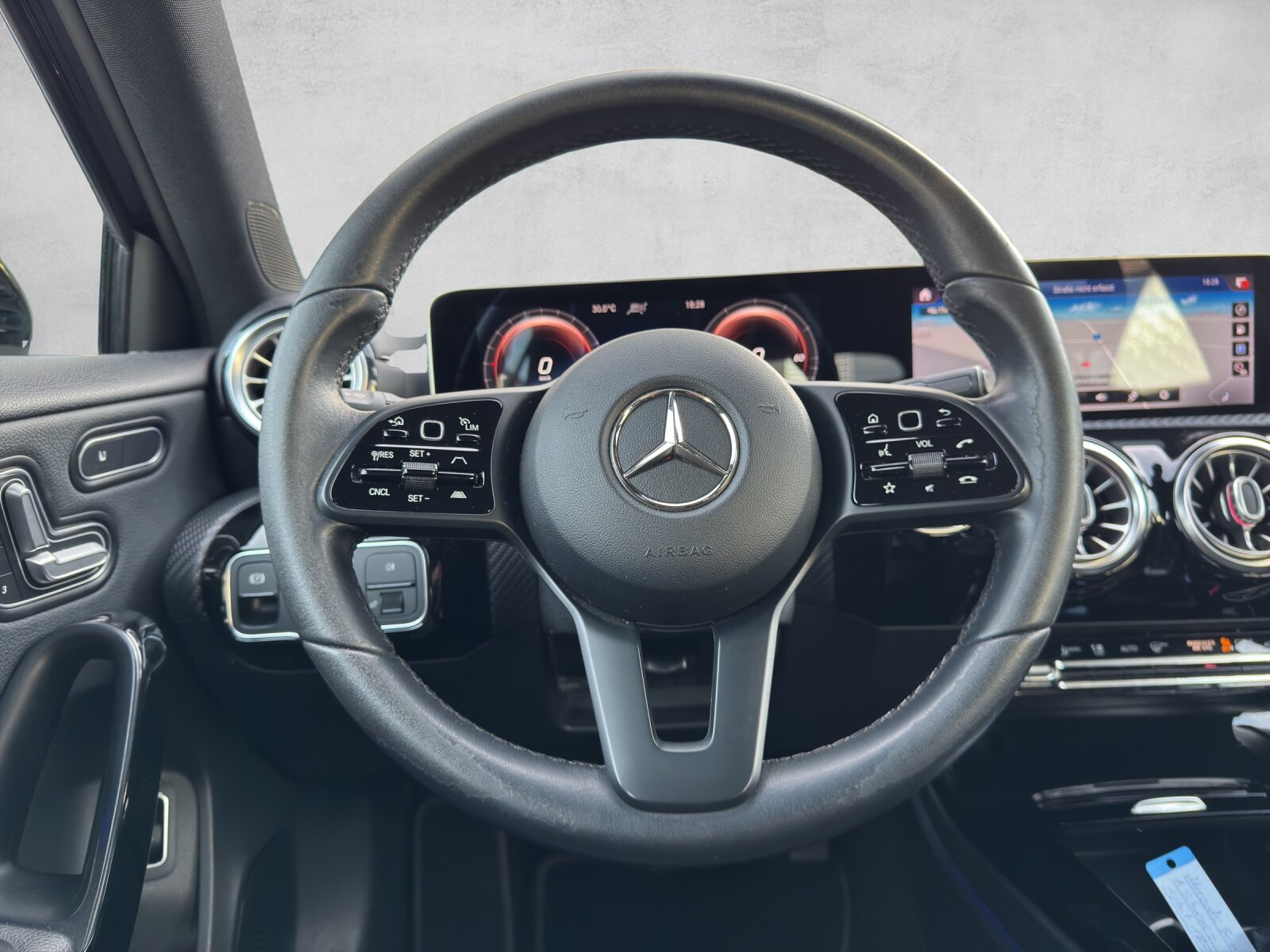 MERCEDES-BENZ A 250e AMG Line 8G-DCT, Plug-in-Hybrid Benzin/Elektro, Occasion / Gebraucht, Automatik - 6