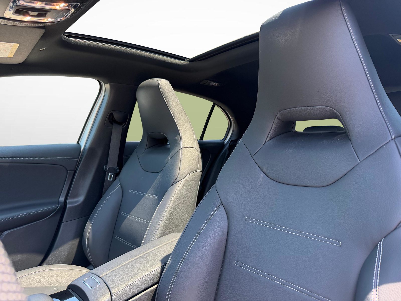 MERCEDES-BENZ A 250 e AMG Line, Hybride Rechargeable Essence/Électricité, Occasion / Utilisé, Automatique - 3