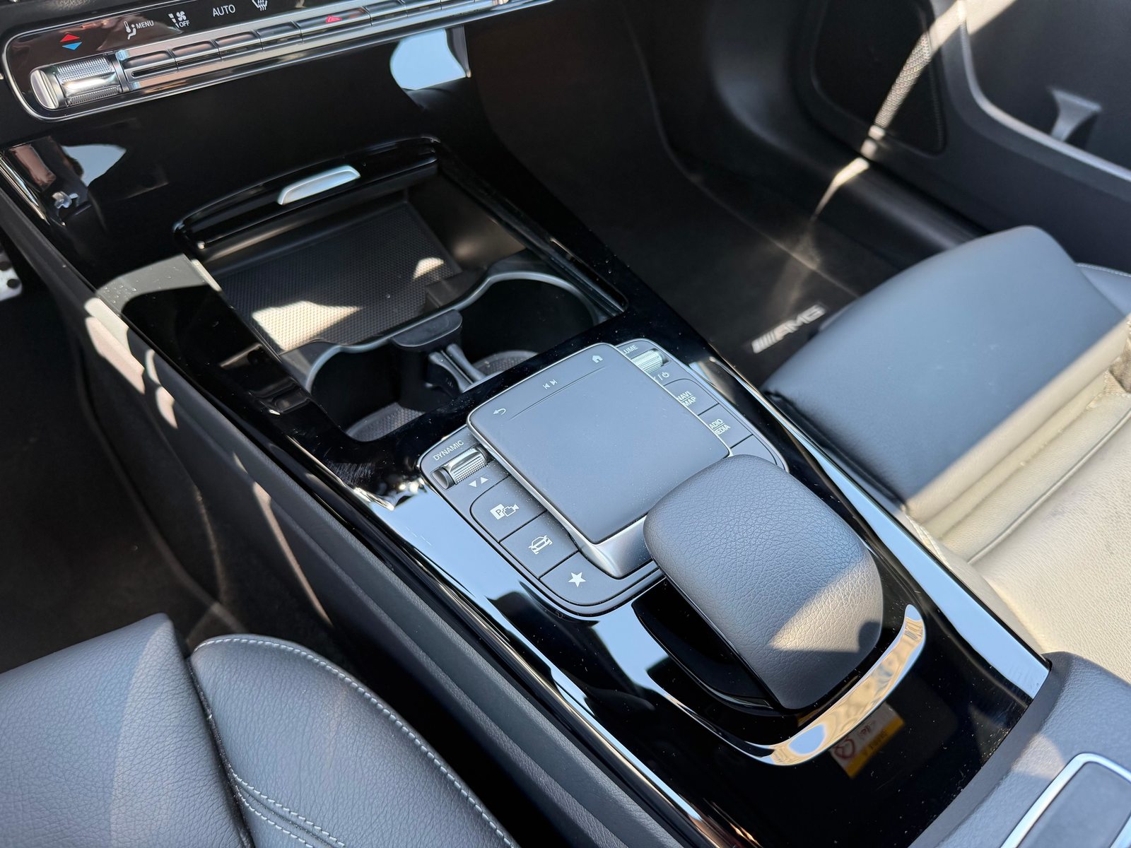 MERCEDES-BENZ A 250 e AMG Line, Hybride Rechargeable Essence/Électricité, Occasion / Utilisé, Automatique - 5