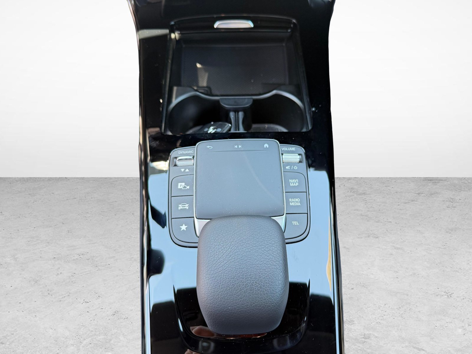 MERCEDES-BENZ A 250 e AMG Line, Hybride Rechargeable Essence/Électricité, Occasion / Utilisé, Automatique - 7