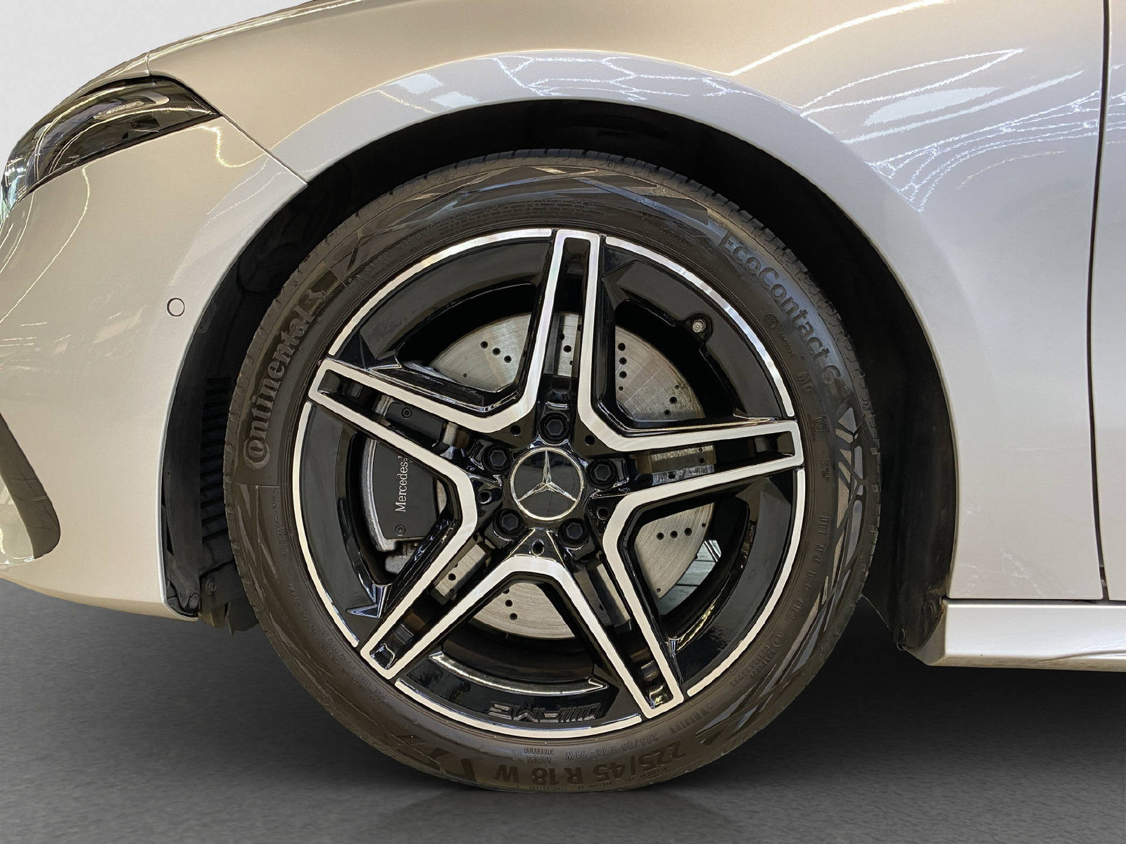 MERCEDES-BENZ A 250 AMG Line 4MATIC, Mild-Hybrid Petrol/Electric, Second hand / Used, Automatic - 6