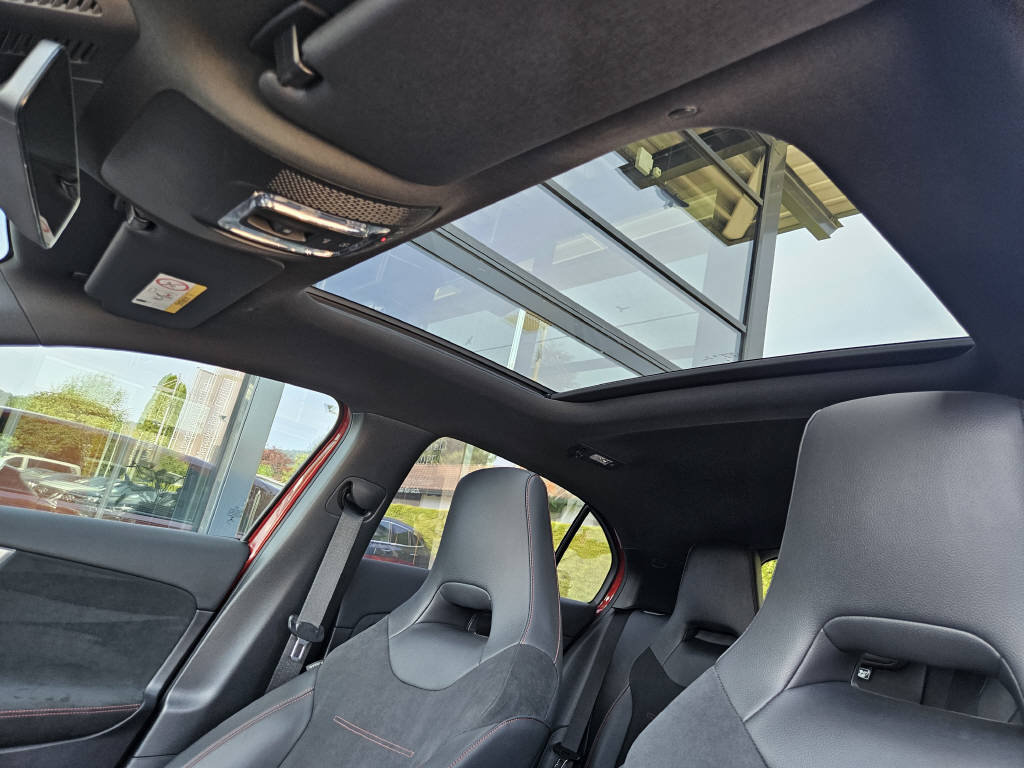 MERCEDES-BENZ A 250 4Matic AMG Line, Benzin, Occasion / Gebraucht, Automatik - 5