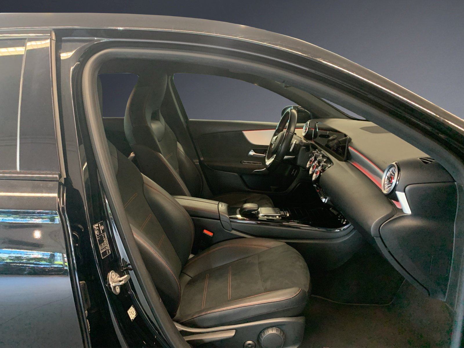 MERCEDES-BENZ A 250 e 8G-DCT, Hybride Rechargeable Essence/Électricité, Occasion / Utilisé, Automatique - 7