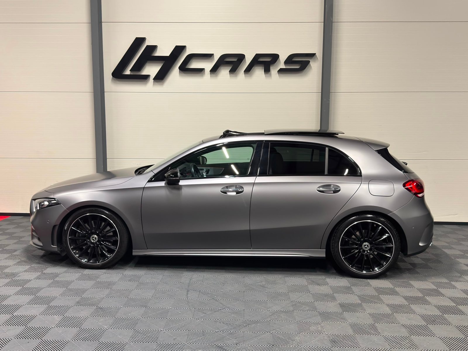 MERCEDES-BENZ A 250 AMG Line 4m  MATT, Petrol, Second hand / Used, Automatic - 2