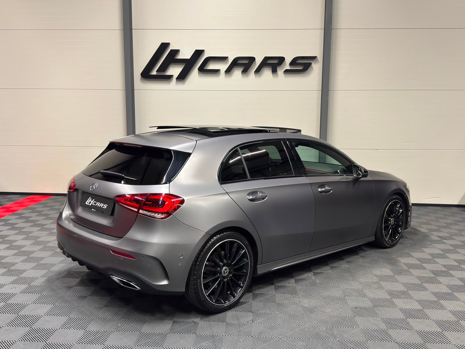MERCEDES-BENZ A 250 AMG Line 4m  MATT, Petrol, Second hand / Used, Automatic - 4