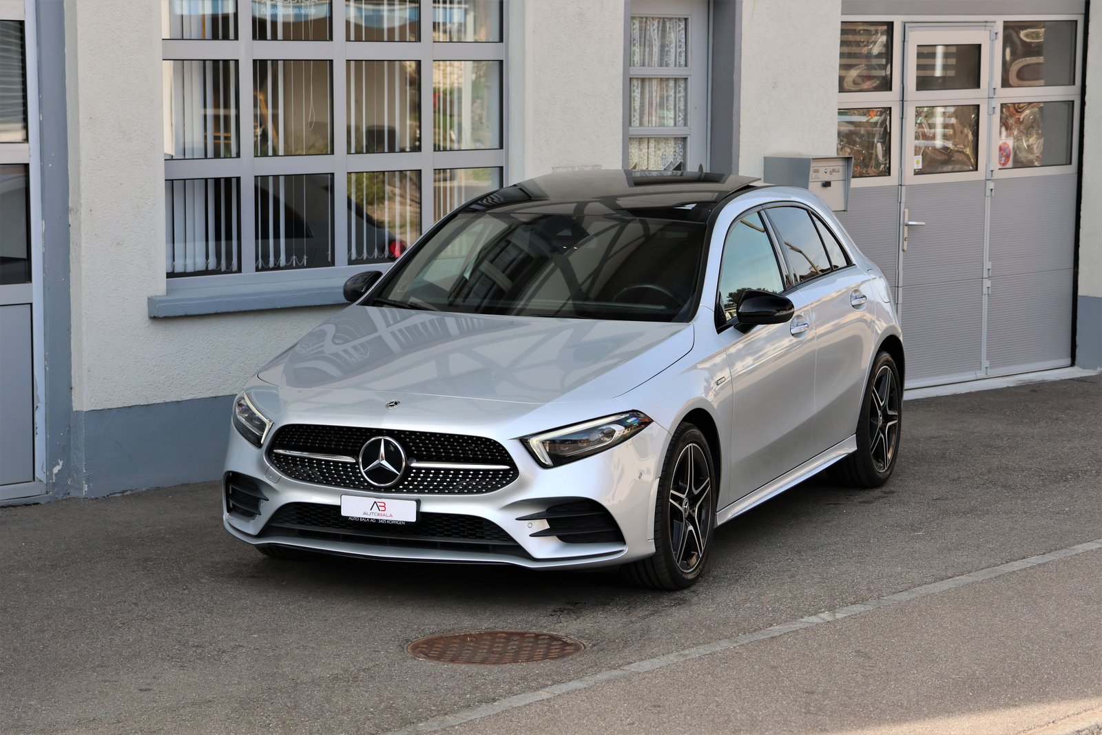 MERCEDES-BENZ A 250e AMG Line 8G-DCT