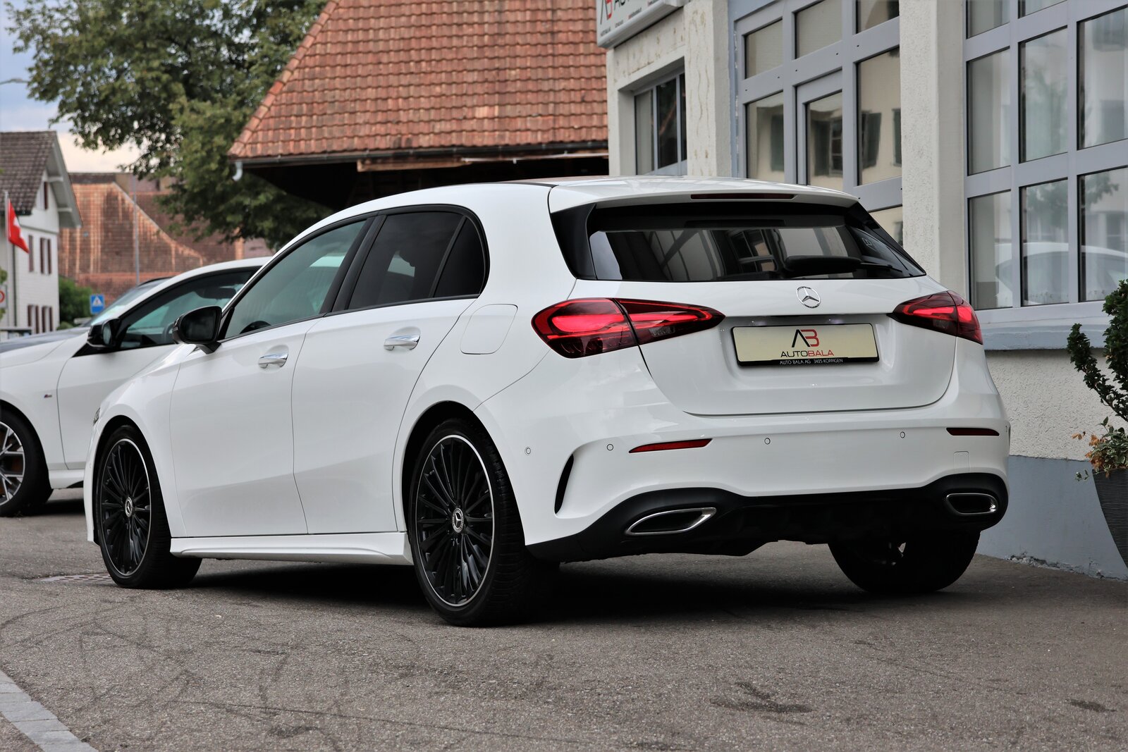 MERCEDES-BENZ A 250 4Matic AMG Line 4Matic 7G-DCT *Facelift*, Essence, Occasion / Utilisé, Automatique - 3
