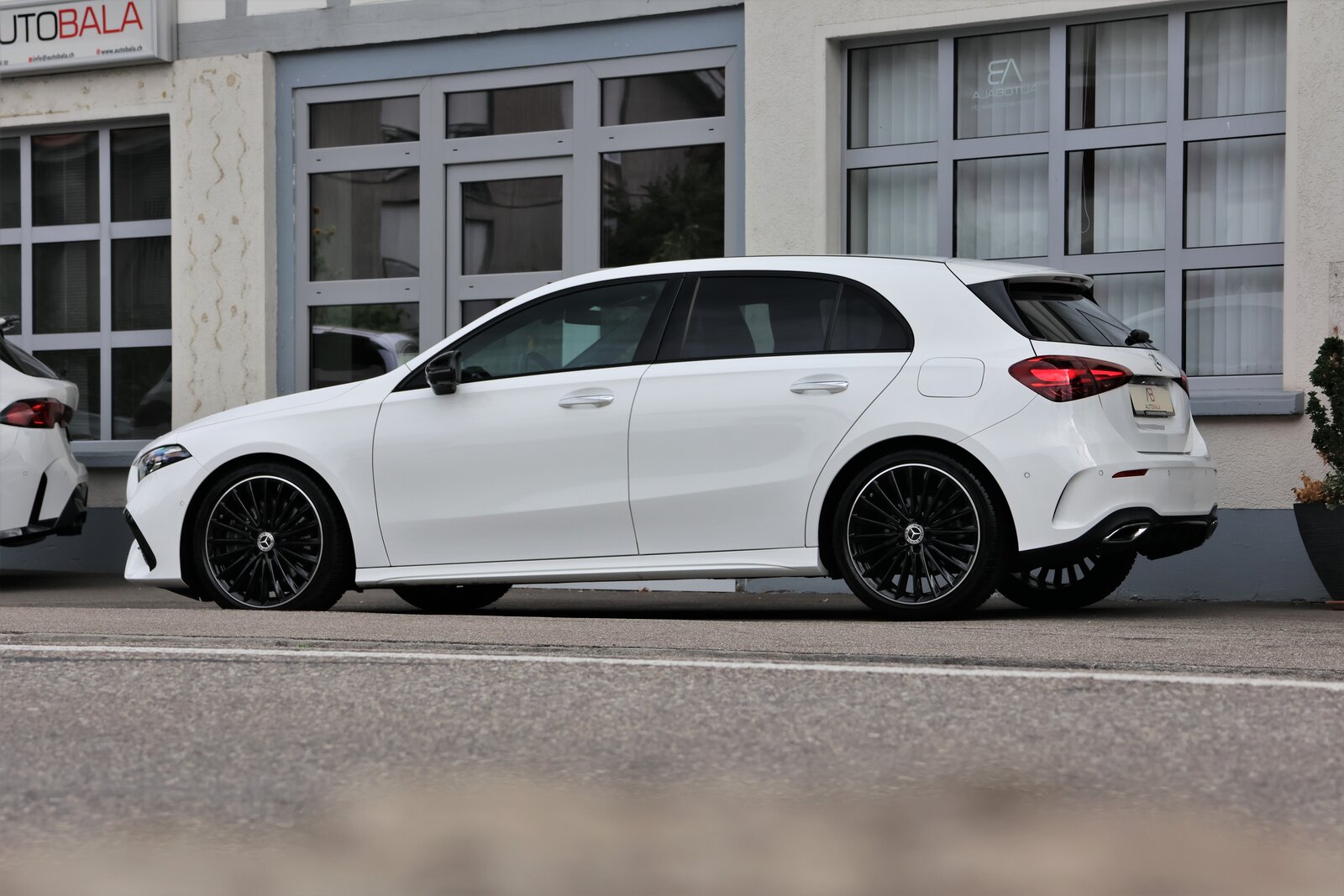 MERCEDES-BENZ A 250 4Matic AMG Line 4Matic 7G-DCT *Facelift*, Essence, Occasion / Utilisé, Automatique - 4