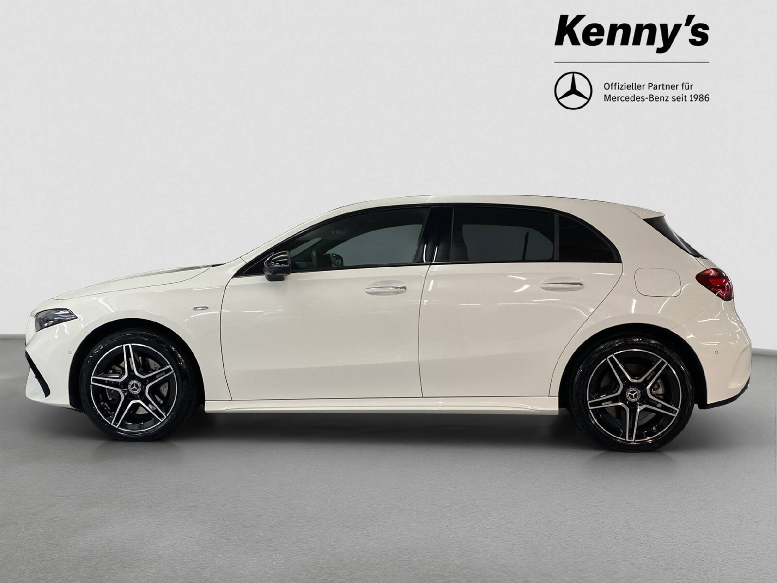 MERCEDES-BENZ A 250 e EQ Star AMG Line, Plug-in-Hybrid Petrol/Electric, Second hand / Used, Automatic - 4