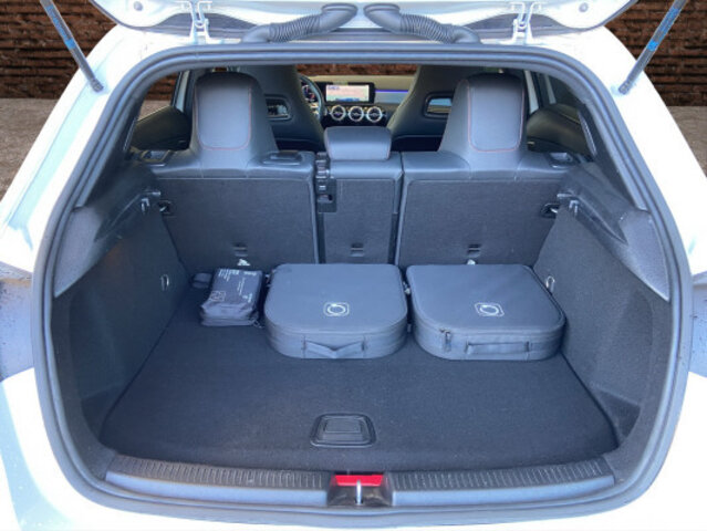 MERCEDES-BENZ A 250 e 8G-DCT, Occasion / Utilisé, Automatique - 7