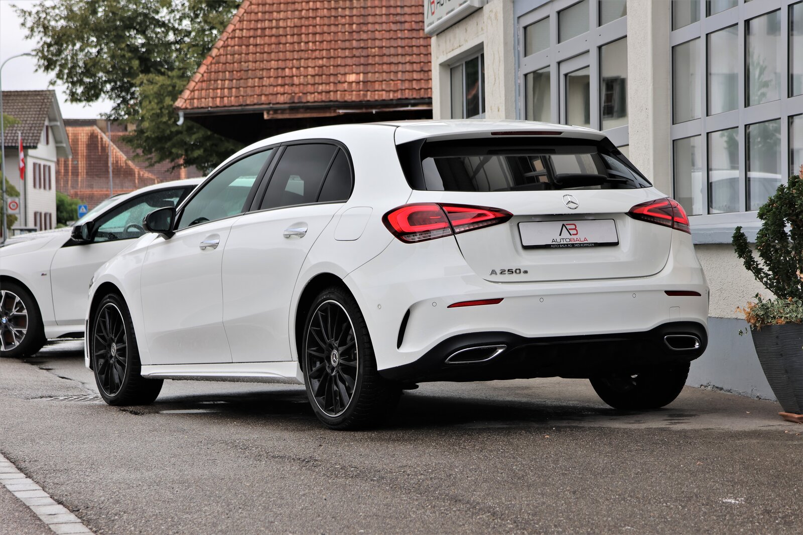 MERCEDES-BENZ A 250e AMG Line 8G-DCT, Plug-in-Hybrid Petrol/Electric, Second hand / Used, Automatic - 3