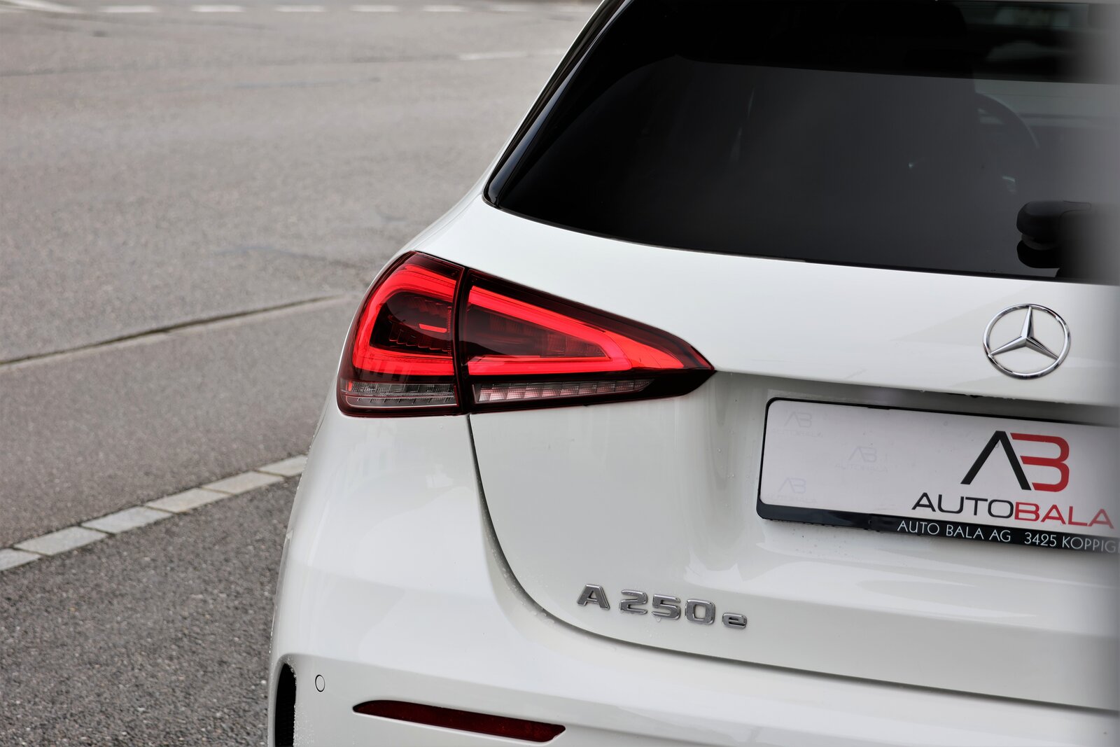 MERCEDES-BENZ A 250e AMG Line 8G-DCT, Plug-in-Hybrid Petrol/Electric, Second hand / Used, Automatic - 6