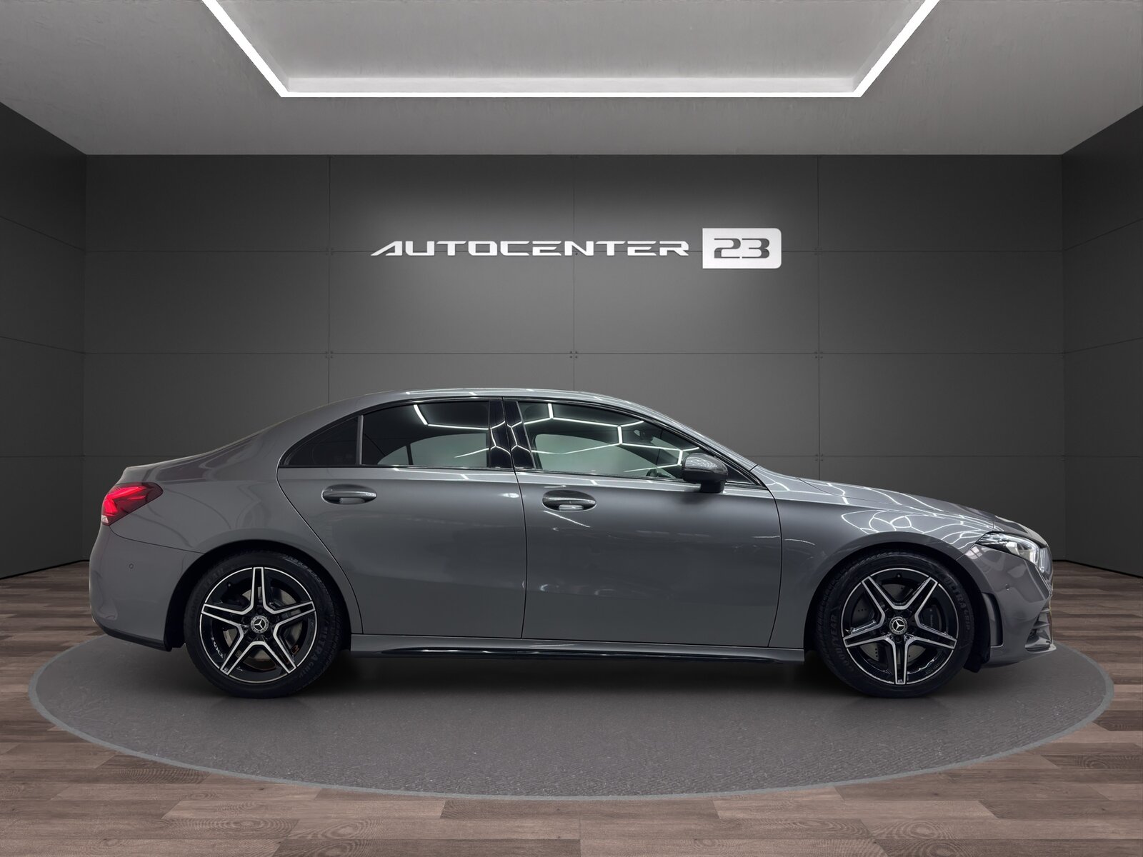 MERCEDES-BENZ A 250 AMG Line 7G-DCT, Benzin, Occasion / Gebraucht, Automatik - 3
