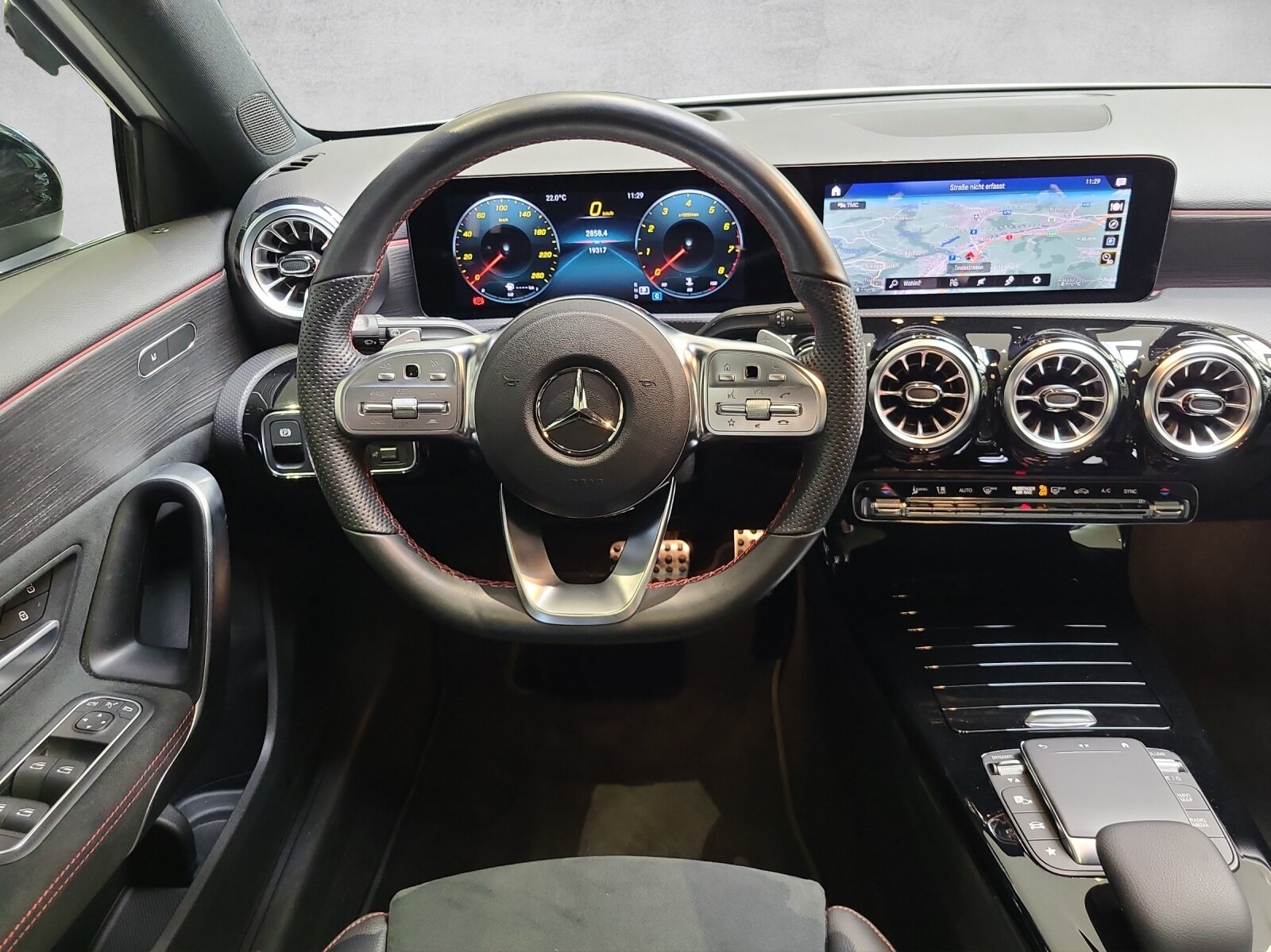 MERCEDES-BENZ A 250 AMG Line 4m, Benzin, Occasion / Gebraucht, Automatik - 3