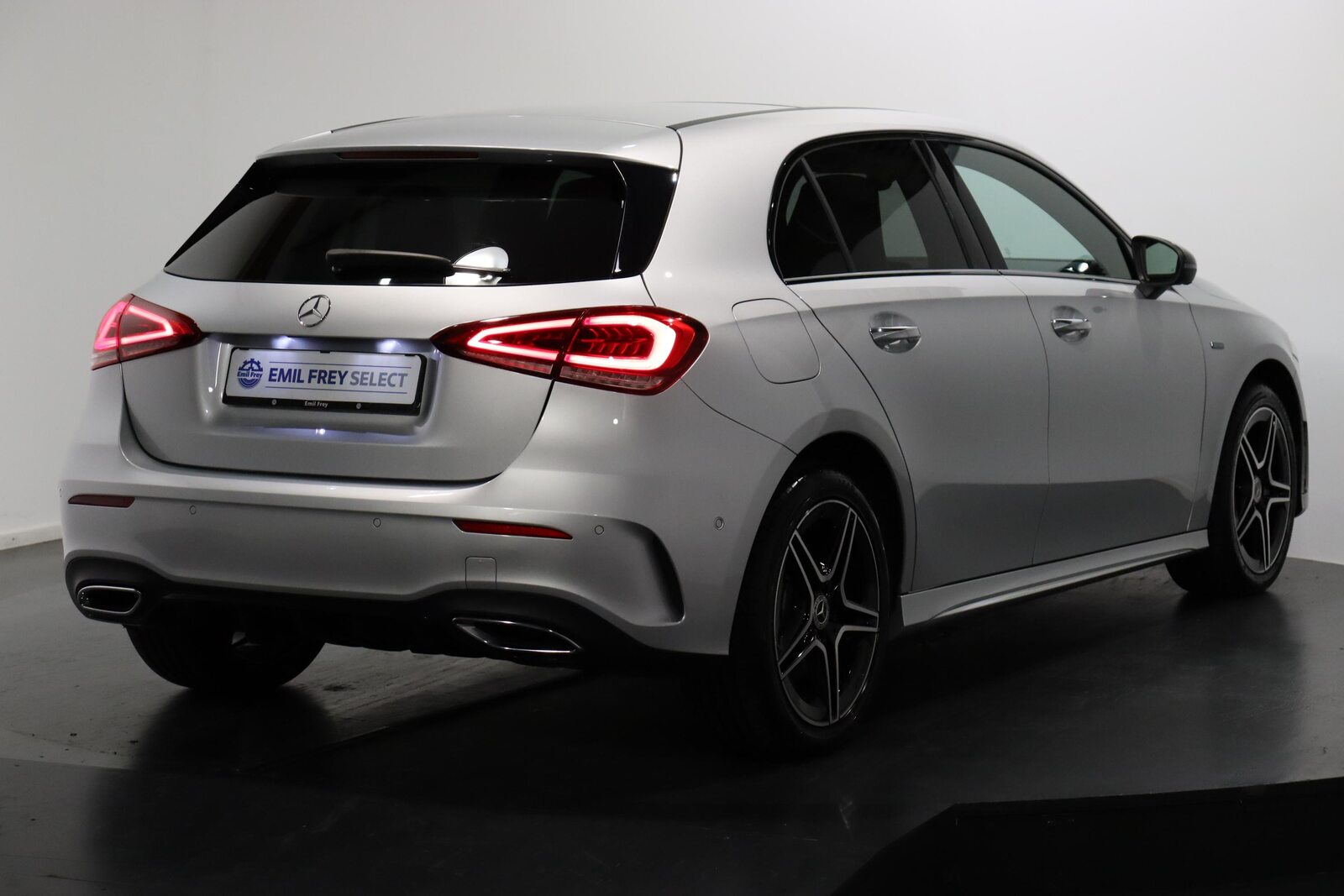 MERCEDES-BENZ A 250 e AMG Line, Plug-in-Hybrid Petrol/Electric, Second hand / Used, Automatic - 3