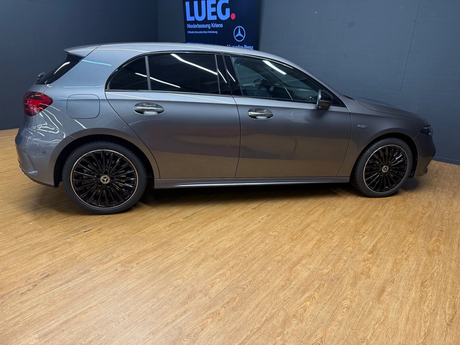 MERCEDES-BENZ A 250 e EQ Star - AMG / DISTRONIC / 360 Grad Kamera, Plug-in-Hybrid Benzina/Elettrica, Occasioni / Usate, Automatico - 6