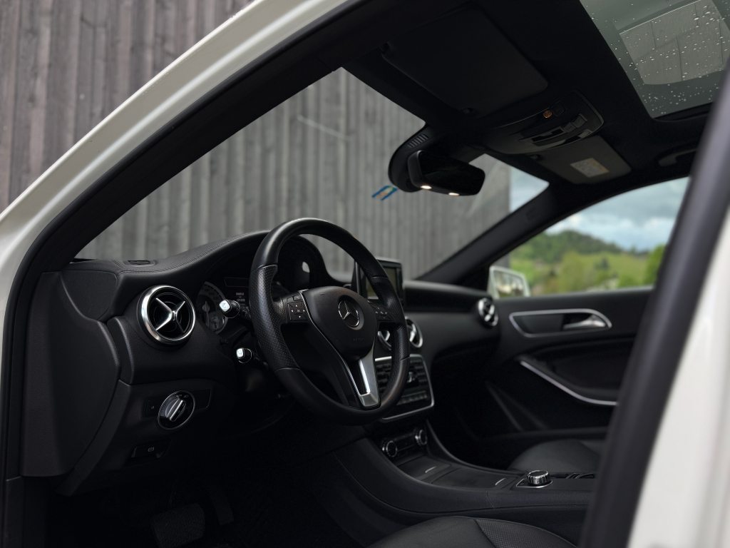 MERCEDES-BENZ A 250 Urban, Essence, Occasion / Utilisé, Automatique - 5