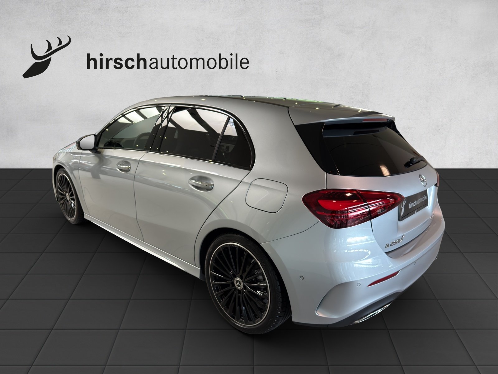 MERCEDES-BENZ A 250 4Matic 8G-DCT, Petrol, Ex-demonstrator, Automatic - 2