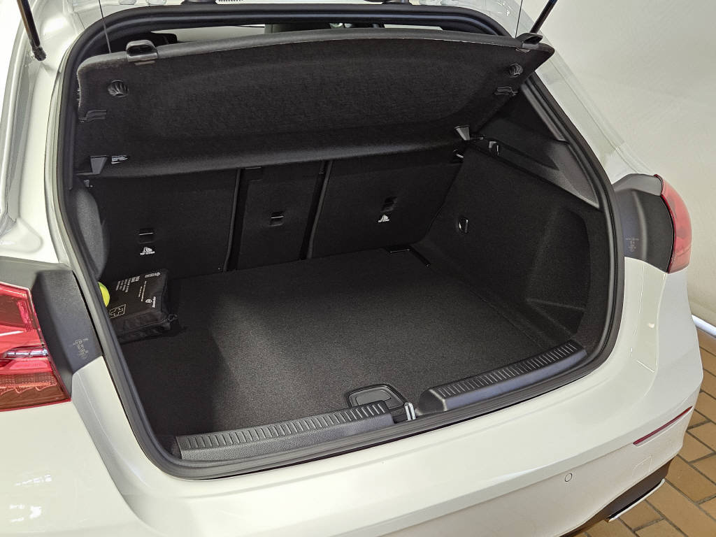 MERCEDES-BENZ A 250 4Matic AMG Line, Hybride Léger Essence/Électricité, Voiture de démonstration, Automatique - 4