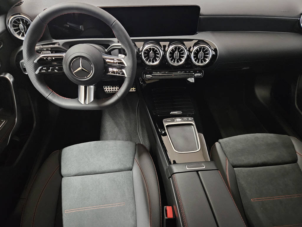 MERCEDES-BENZ A 250 4Matic AMG Line, Hybride Léger Essence/Électricité, Voiture de démonstration, Automatique - 6