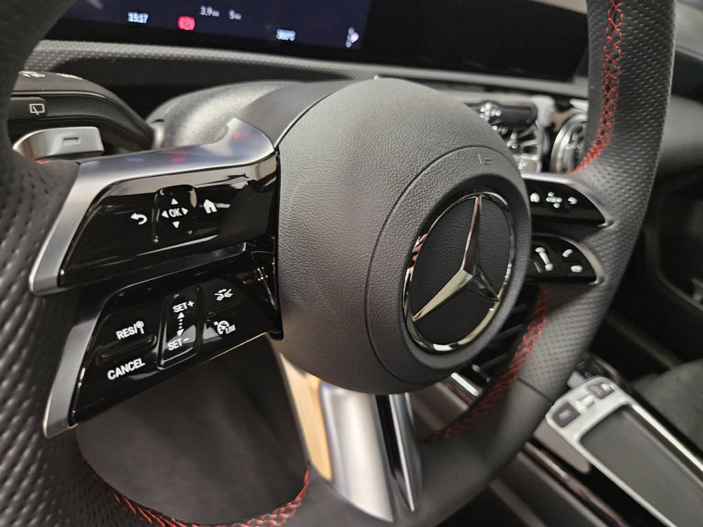 MERCEDES-BENZ A 250 4Matic AMG Line, Hybride Léger Essence/Électricité, Voiture de démonstration, Automatique - 7