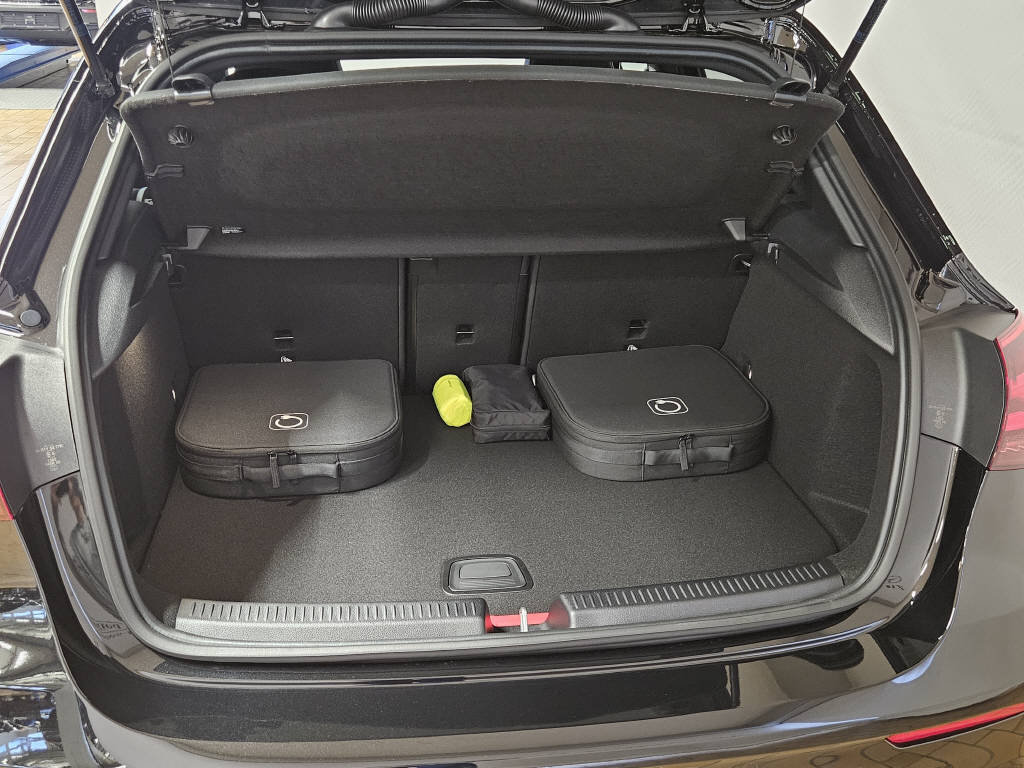 MERCEDES-BENZ A 250 e AMG Line EQ Star, Plug-in-Hybrid Benzina/Elettrica, Auto dimostrativa, Automatico - 4