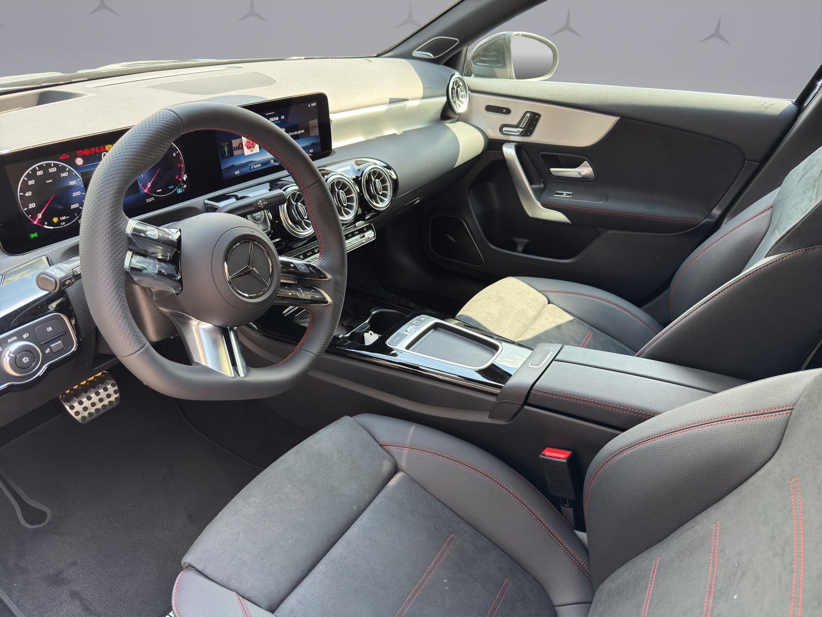 MERCEDES-BENZ A 250 AMG Line 4m, Mild-Hybrid Petrol/Electric, Ex-demonstrator, Automatic - 5