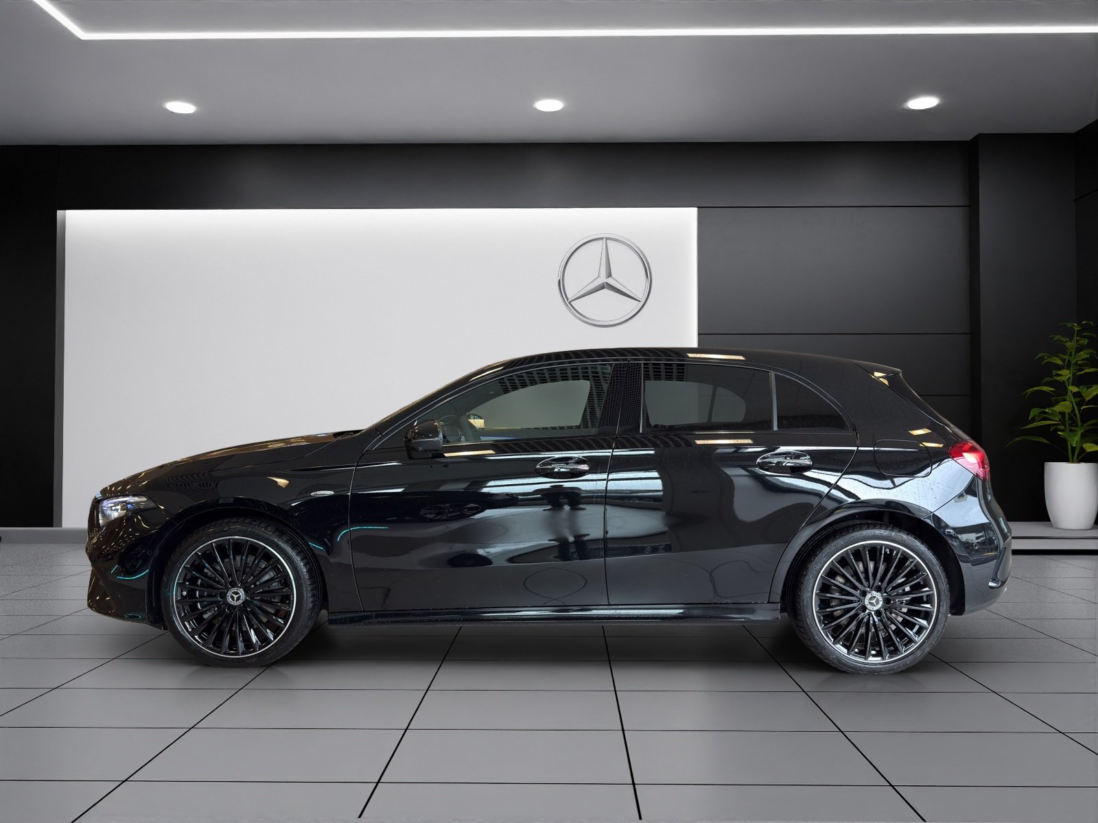 MERCEDES-BENZ A 250 e EQ Star 8G-DCT, Plug-in-Hybrid Benzin/Elektro, Vorführwagen, Automatik - 3