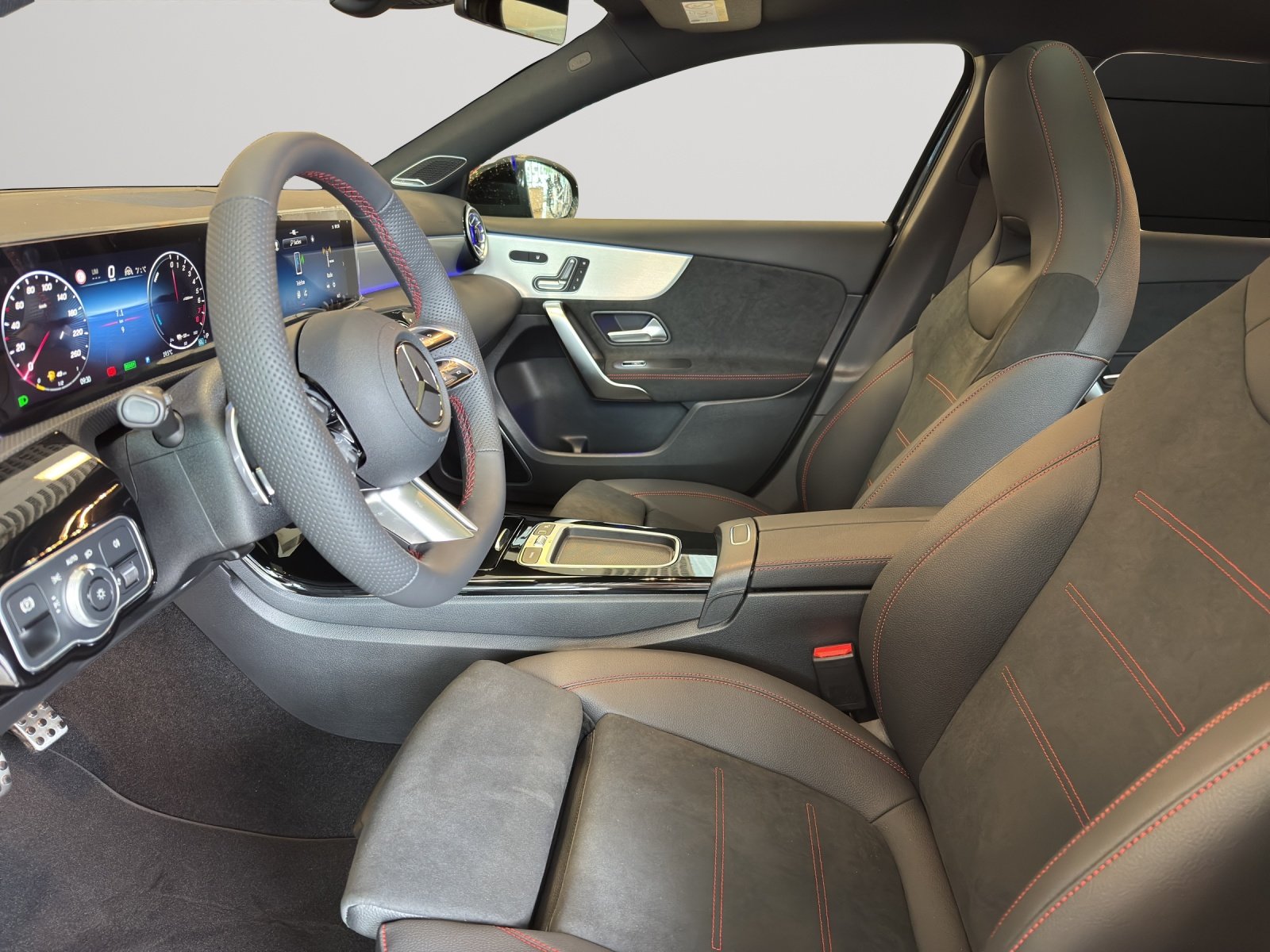 MERCEDES-BENZ A 250 e EQ Star 8G-DCT, Plug-in-Hybrid Benzin/Elektro, Vorführwagen, Automatik - 5