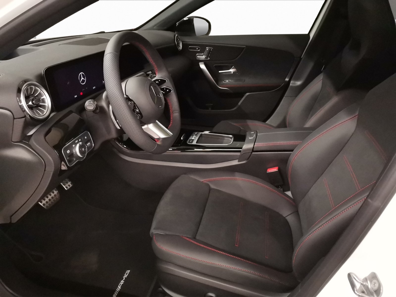 MERCEDES-BENZ A 250 AMG Line 4Matic, Mild-Hybrid Benzin/Elektro, Vorführwagen, Automatik - 6