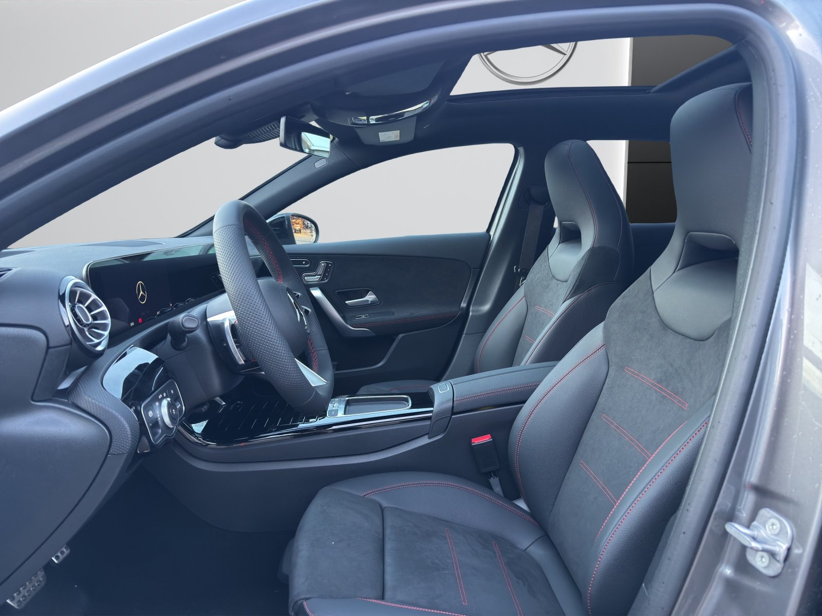 MERCEDES-BENZ A 250 4Matic 8G-DCT, Mild-Hybrid Petrol/Electric, Ex-demonstrator, Automatic - 7