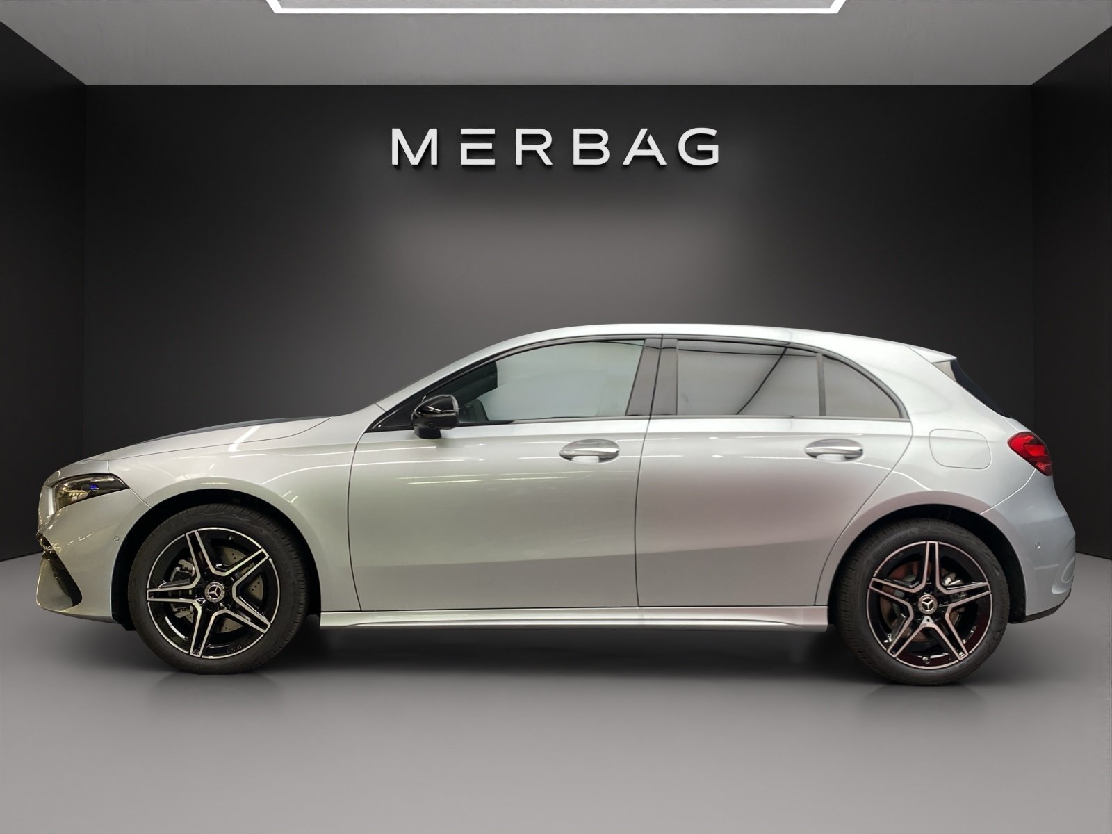 MERCEDES-BENZ A 250 e EQ Star 8G-DCT, Plug-in-Hybrid Benzina/Elettrica, Auto dimostrativa, Automatico - 2