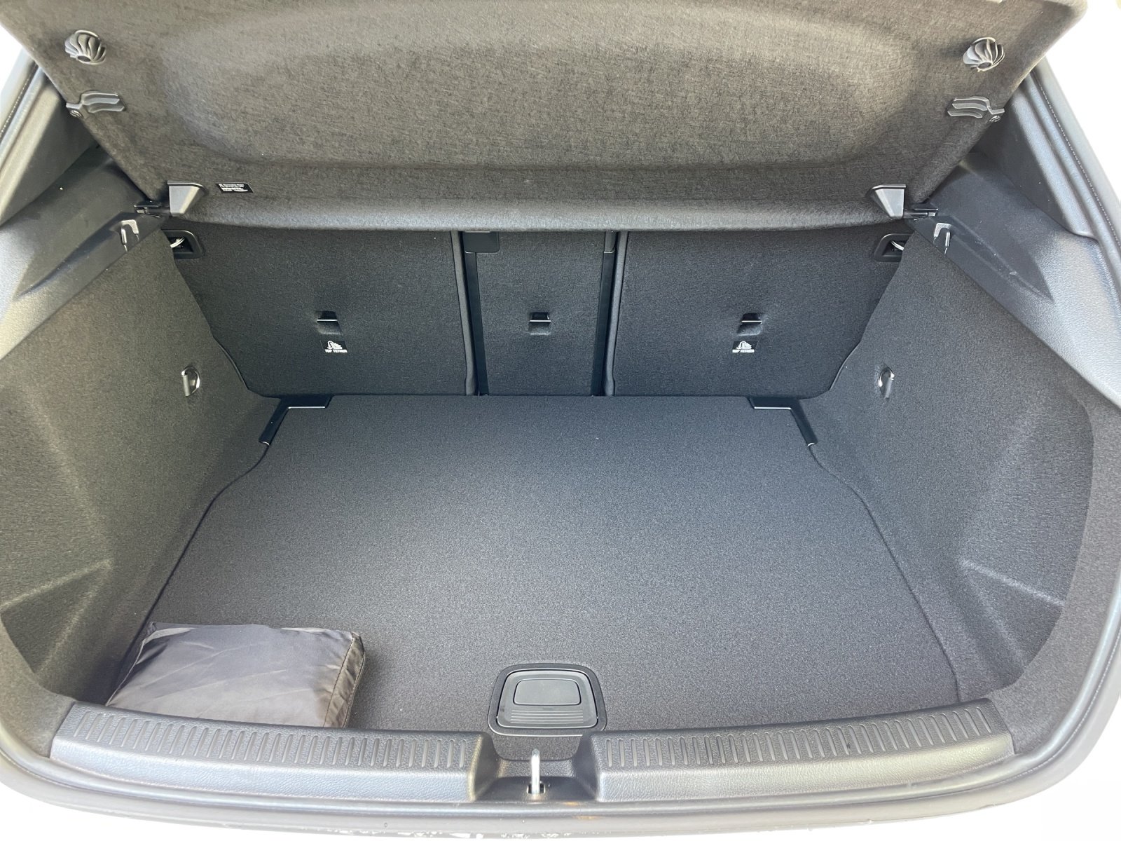 MERCEDES-BENZ A 250 4Matic 8G-DCT, Hybride Léger Essence/Électricité, Voiture de démonstration, Automatique - 6