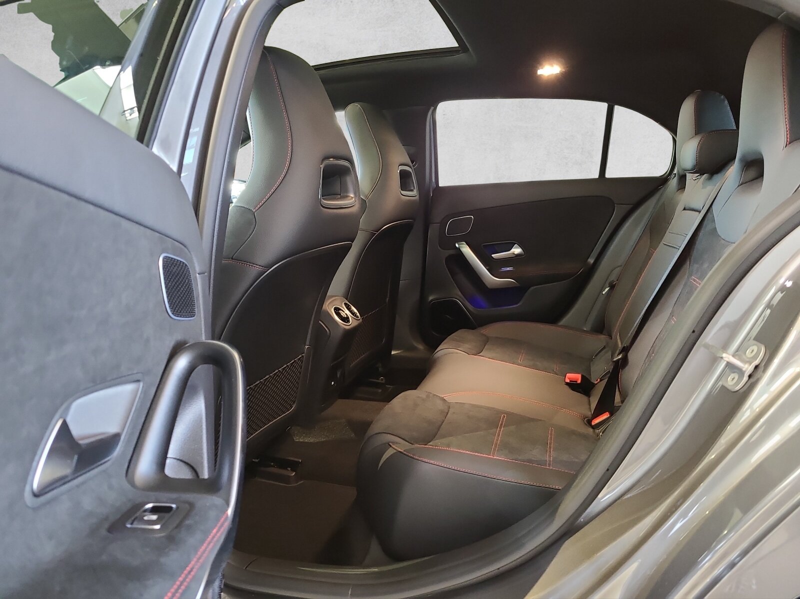 MERCEDES-BENZ A 250 AMG Line 4M W177, Mild-Hybrid Benzin/Elektro, Vorführwagen, Automatik - 3