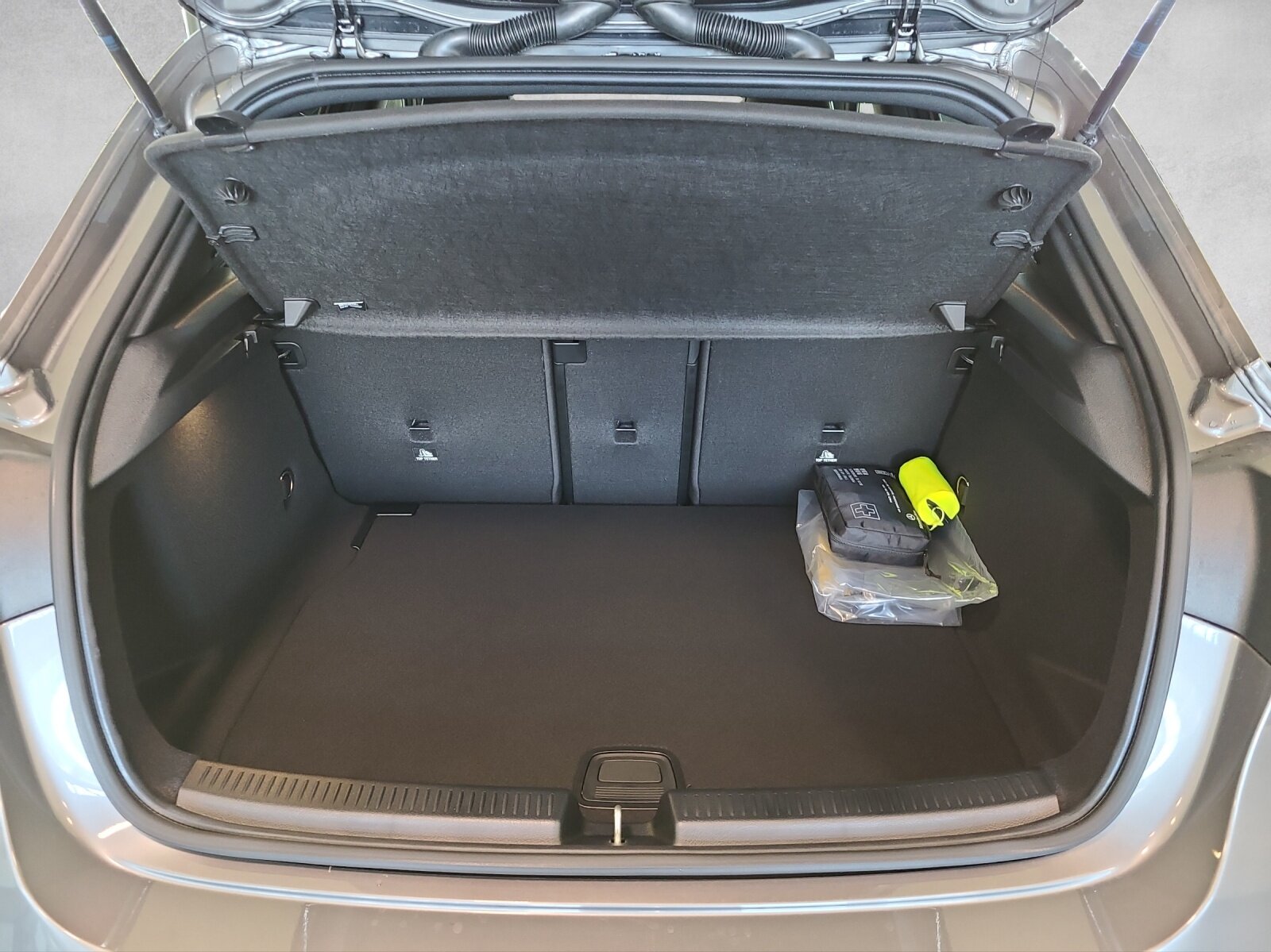 MERCEDES-BENZ A 250 AMG Line 4M W177, Mild-Hybrid Benzin/Elektro, Vorführwagen, Automatik - 6
