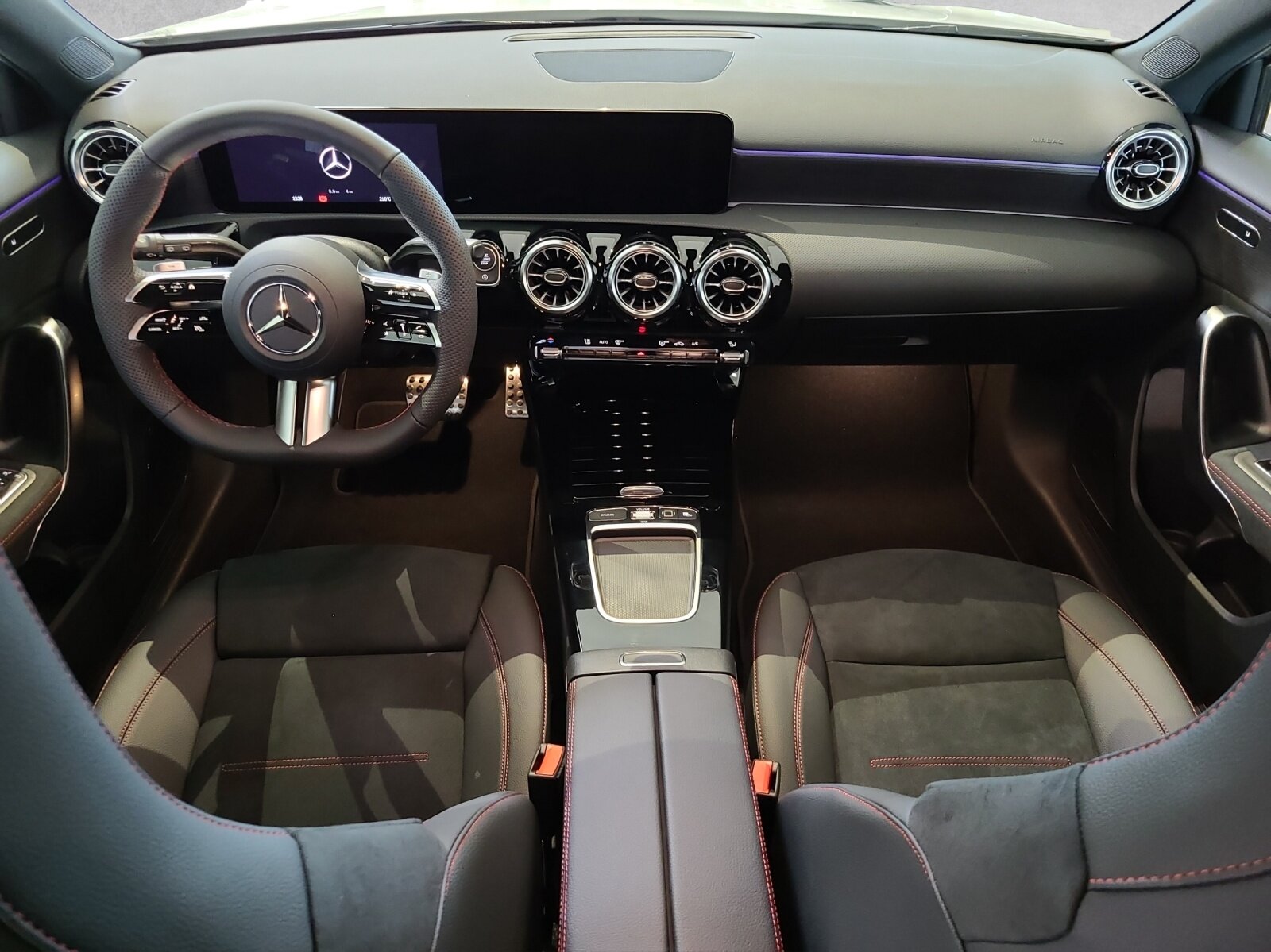 MERCEDES-BENZ A 250 4M AMG W177, Mild-Hybrid Benzin/Elektro, Vorführwagen, Automatik - 4