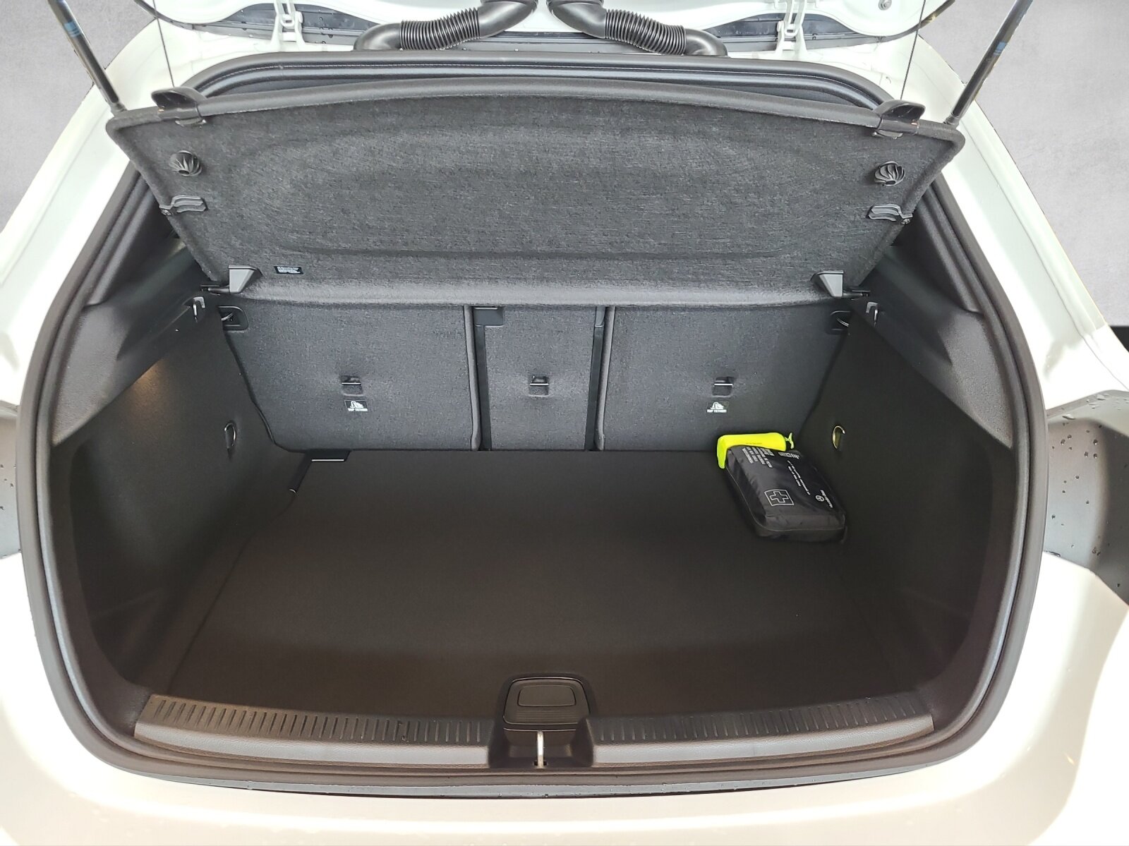 MERCEDES-BENZ A 250 4M AMG W177, Mild-Hybrid Benzin/Elektro, Vorführwagen, Automatik - 6
