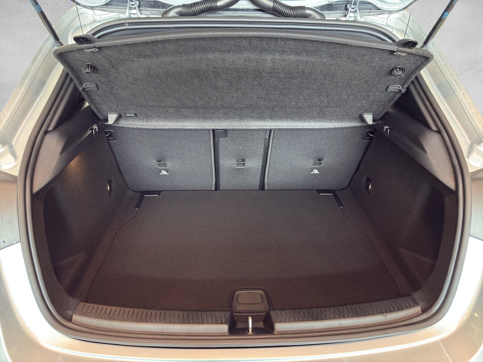 MERCEDES-BENZ A 250 4M AMG W177, Mild-Hybrid Benzin/Elektro, Vorführwagen, Automatik - 6