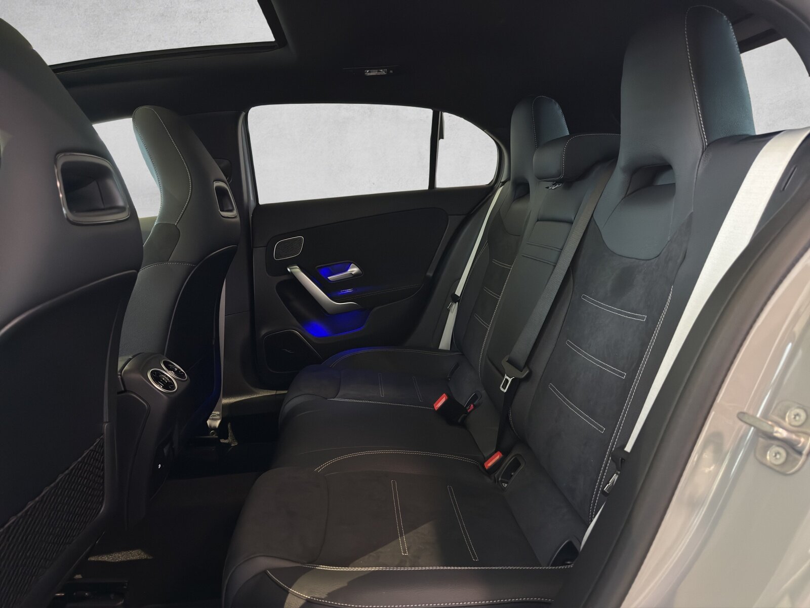 MERCEDES-BENZ A 250 4M AMG W177, Mild-Hybrid Benzin/Elektro, Vorführwagen, Automatik - 3