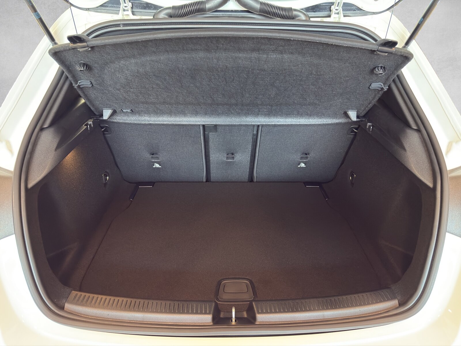 MERCEDES-BENZ A 250 4M AMG W177, Hybride Leggero Benzina/Elettrica, Auto dimostrativa, Automatico - 6