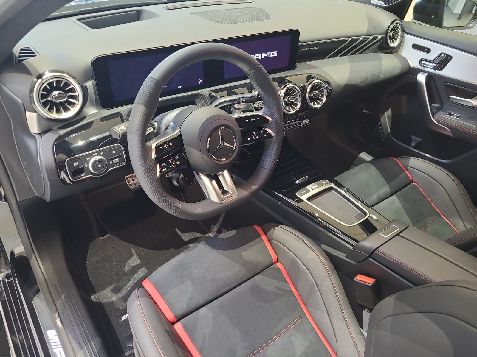 MERCEDES-BENZ A AMG 35 4Matic 8G-DCT, Benzin, Neuwagen, Automatik - 7
