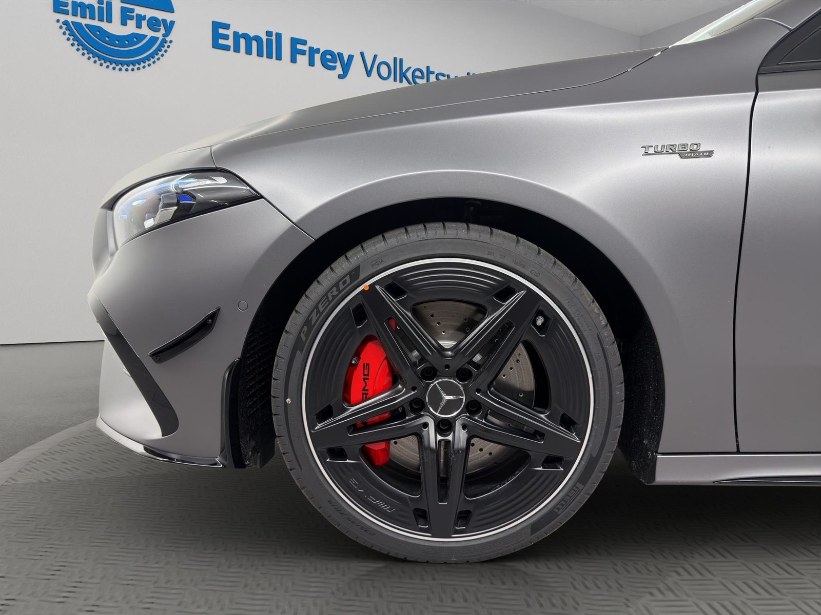 MERCEDES-BENZ A 35 AMG 4matic, Mild-Hybrid Petrol/Electric, New car, Automatic - 4