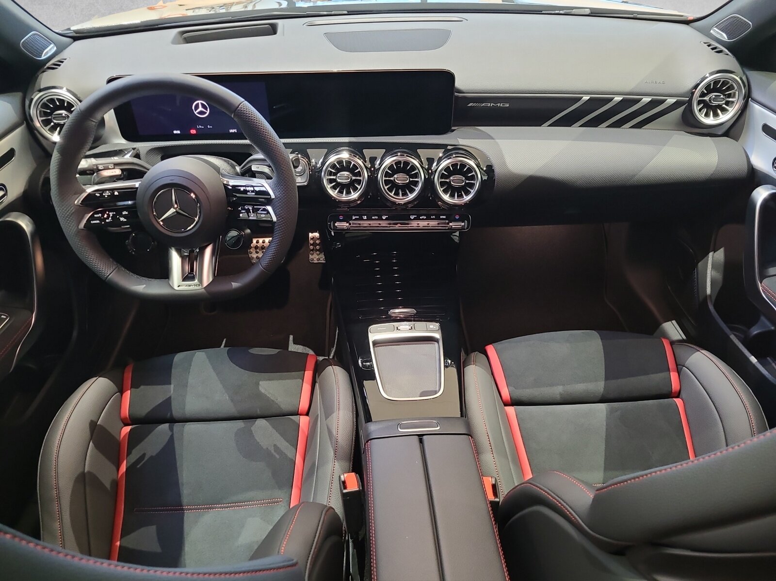 MERCEDES-BENZ A 35 AMG 4M W177, Hybride Léger Essence/Électricité, Voiture nouvelle, Automatique - 4