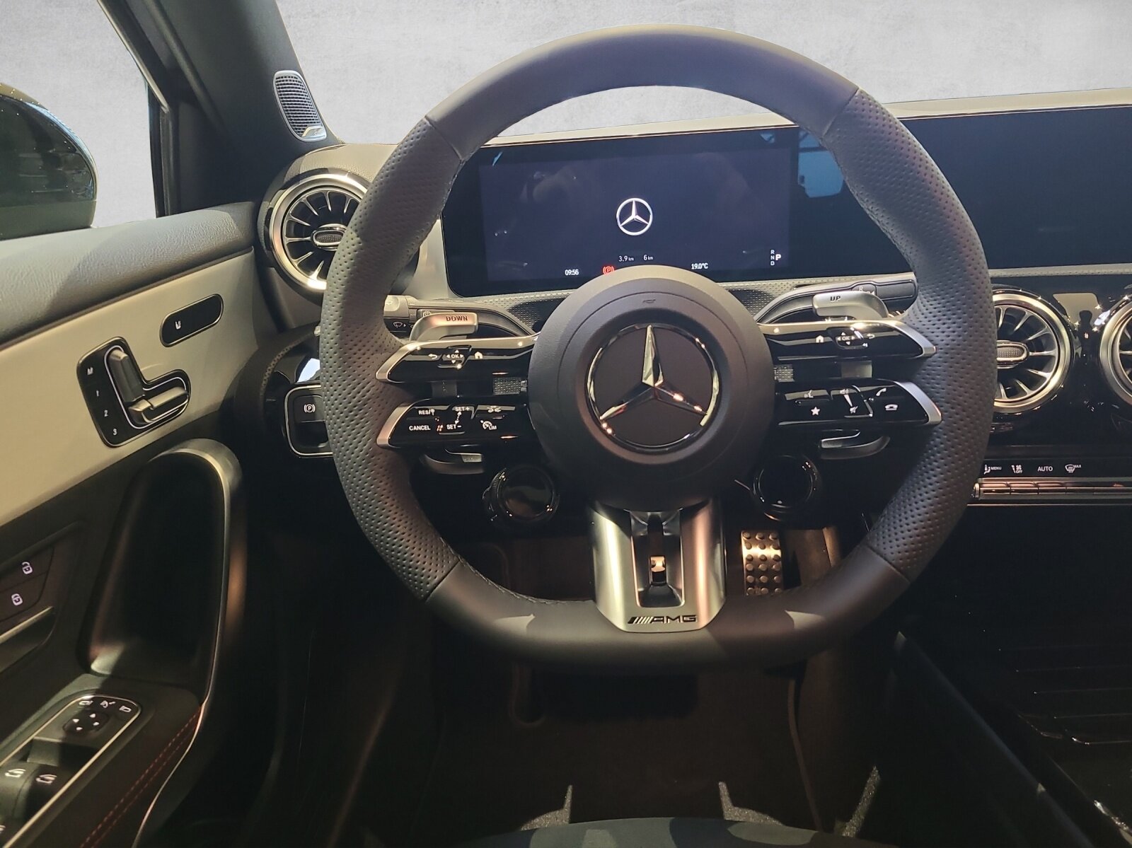MERCEDES-BENZ A 35 AMG 4M W177, Hybride Léger Essence/Électricité, Voiture nouvelle, Automatique - 5