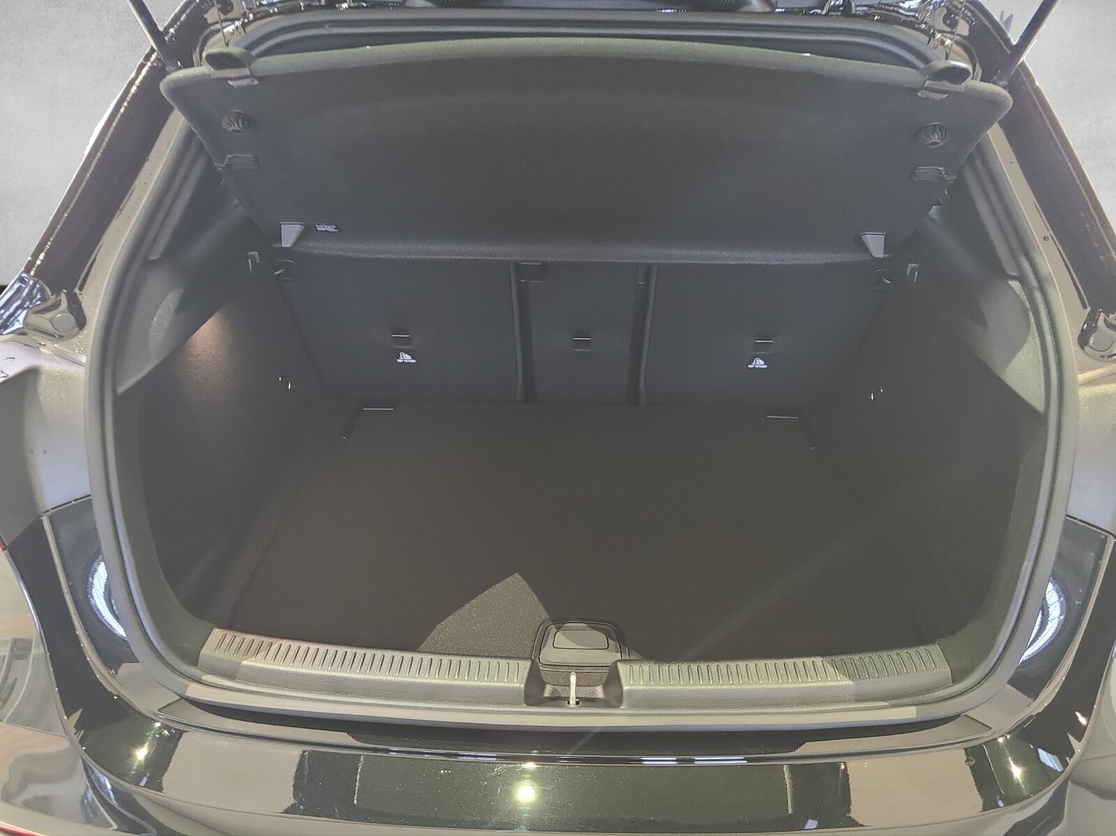 MERCEDES-BENZ A 35 AMG 4M W177, Hybride Léger Essence/Électricité, Voiture nouvelle, Automatique - 6