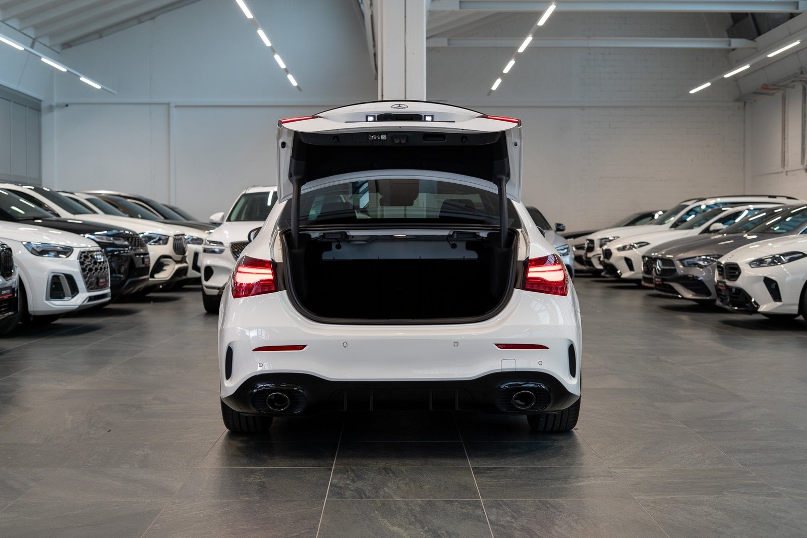 MERCEDES-BENZ A 35 AMG 4matic Limousine / Facelift / Rückfahrkamera / Ambi, Petrol, Second hand / Used, Automatic - 6