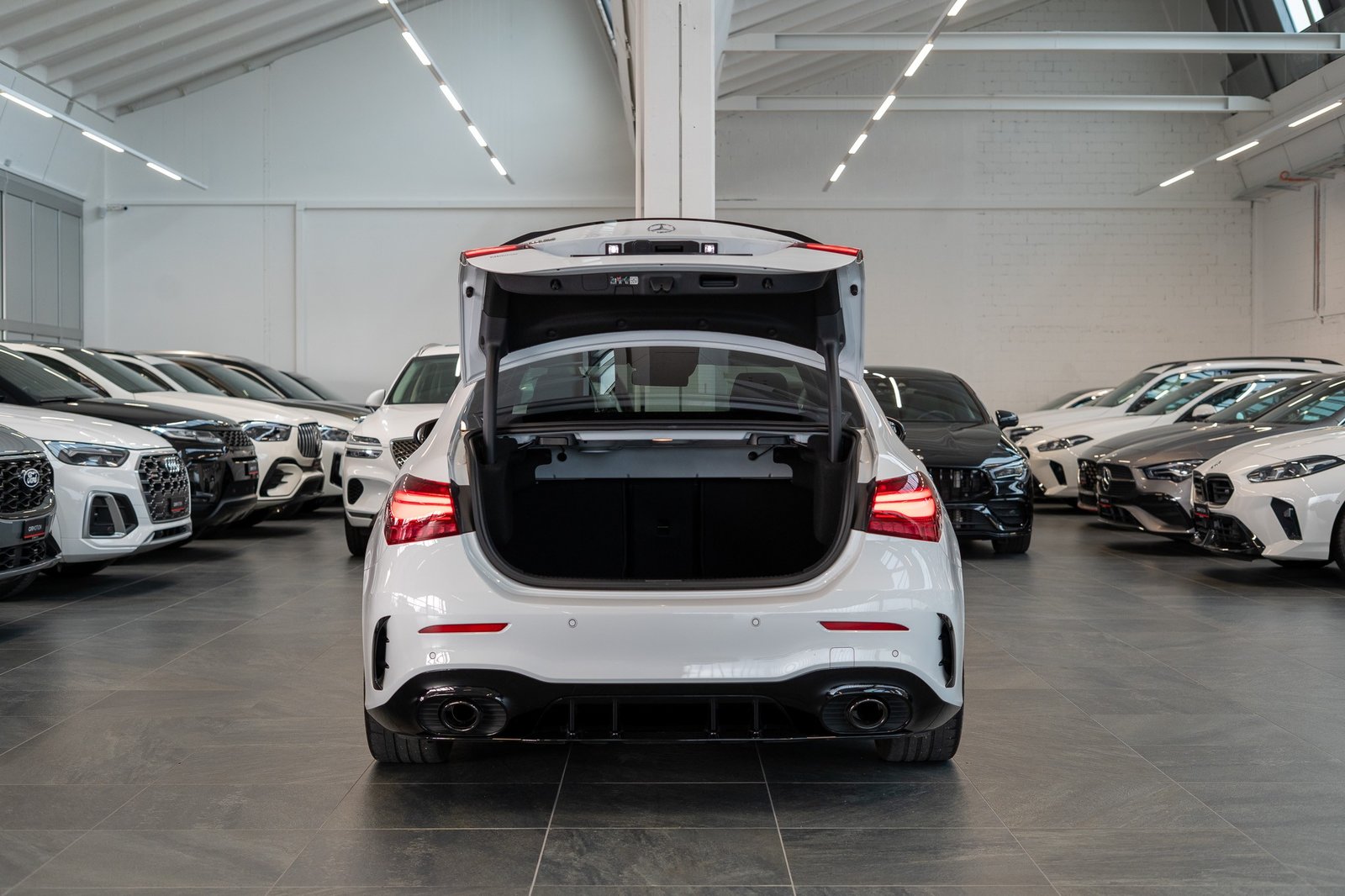 MERCEDES-BENZ A 35 AMG 4matic Limousine / Facelift / Perform, Petrol, Second hand / Used, Automatic - 6